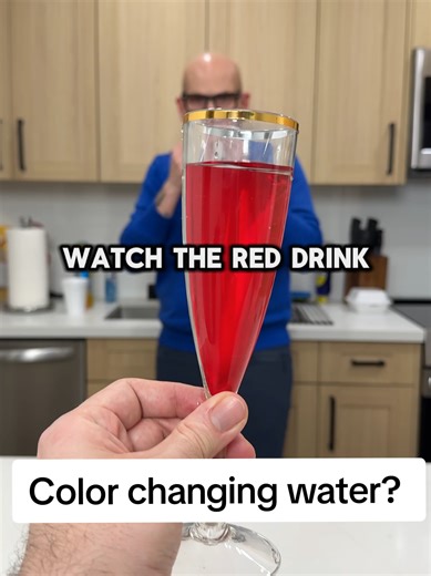Color changing water??? What will they think of next? Follow for more! ✅ #magic #prank #sleightofhand #themagiccrasher #jeffblackmagic