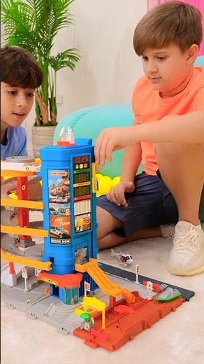 Roma and Friend play with Toy Cars and Build Matchbox City