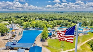 🌊 𝗕𝗜𝗚 𝘄𝗮𝘃𝗲𝘀 𝗺𝗲𝗮𝗻 𝗕𝗜𝗚 𝗳𝘂𝗻! 🌊 Come see what we mean in our Wave Pool this Labor Day weekend! https://www.bigsurfwaterpark.com/ #BigSurf #waterpark #LakeoftheOzarks #fun #sun | SuperSplash USA