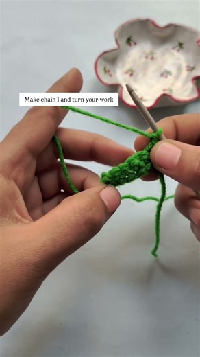 💚🧣Mikasa scarf keychain tutorial💚✨ #crochet #crochettutorial #keychain #mikasa #shorts