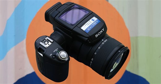 2005's Sony R1 All-in-One Was Late to the Party Yet Ahead of Its Time