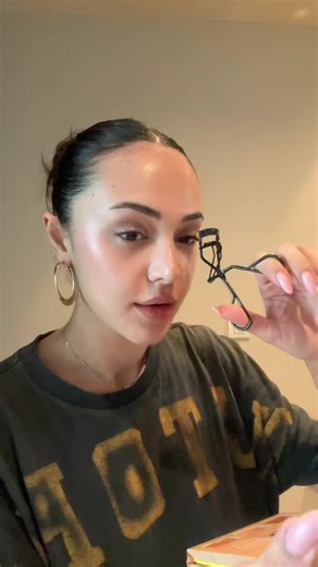 Sleek Bun Hair Tutorial: Step-by-Step Guide