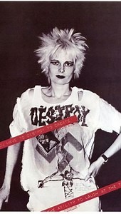 Pechuga Vintage on Instagram: "Claire Wilcox, Senior Curator at the @vamuseum, emphasizes the significance of the “DESTROY” t-shirt by Vivienne Westwood and Malcolm McLaren from their 1972 Seditionaries collection. Westwood and McLaren largely rejected the hippie ethos that had made its mark towards the late 60s, instead creating clothes that referenced the youth culture of rock’n’roll. This led to several shop rebrandings and culminating in the enduring name ‘Seditionaries’ by 1976. The garment