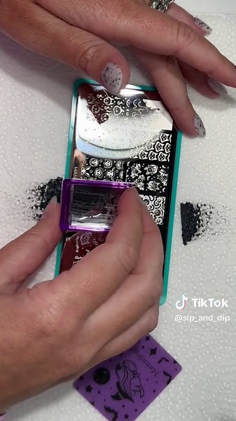 🔮👻 Spooky nail season is here! Stamping on dip powder can be a fun easy way to add intricate designs! *full tutorial on YT channel linked in bio #maniology #nailstamping #halloweennails #spookynails #dippowdernails #dippowdernailsathome #dipnails
