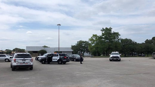 Man in critical condition after shooting in Greater Greenspoint area, HPD says