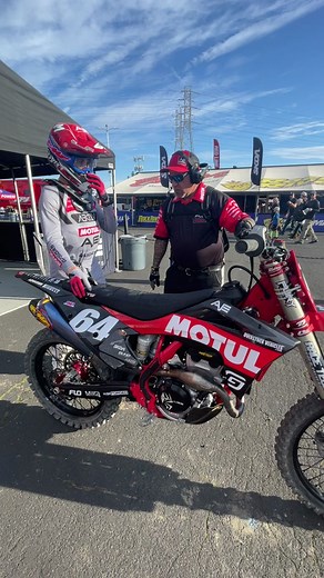 📍Oakland for Round 2 of @SupercrossLIVE with the AJE Supercross team! #mxlocker