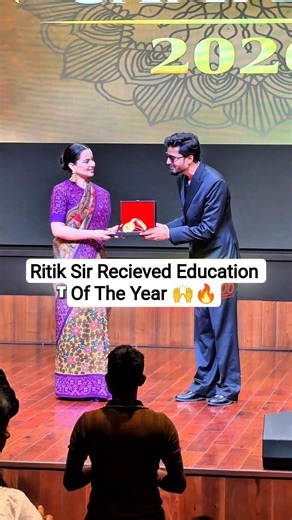 Ritik Sir Received Edu Of The Year 🙌🔥!! #class10physics #physicswallah #physics
