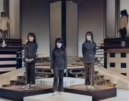 Be My Baby 🎶 Song by The Ronettes ‧ 1963 ❤️ #oldiesbutgoldies #oldiesmusic #oldies *I do not own or claim the rights to the music or video* | Oldies Concerts