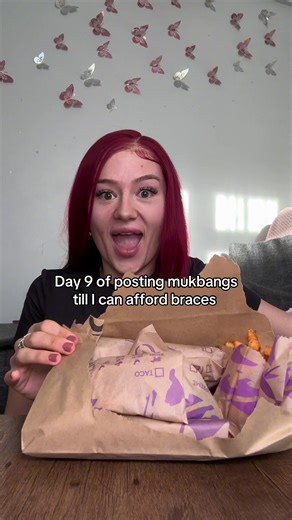 A like and follow goes a long way besties ! 🥰 #mukbang #notalking #notalkingmukbang #bigbites #fastfood