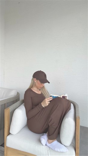 Adina Miller | Balanced Healthy Living on Instagram: "This one made me pause 💞 ⠀ Perfection kills joy Noise kills clarity Ego kills love ⠀ Read it backwards: Love softens ego Clarity comes in the quiet Joy lives in the mess ⠀ You don’t have to fix it all. You don’t have to do it all right. You just have to come back home to yourself. ⠀ There’s so much peace waiting on the other side of letting go. ⠀ Let go of the need to perfect. Let go of the urge to prove. Let go of the noise that’s no