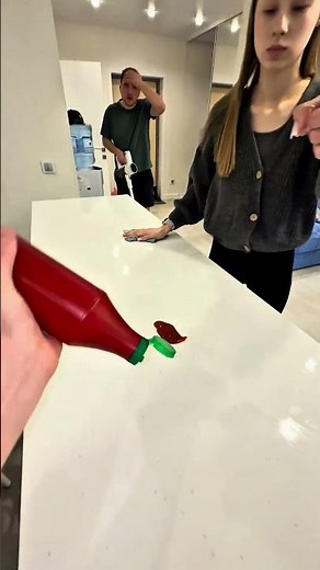 The baby is so cute, isn’t she?Cat mode ❤️😺