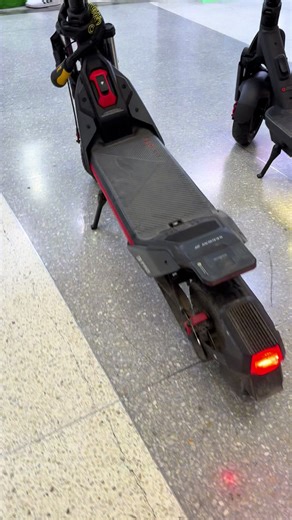 Scooter con GPS ninebot el verdadero Ferrari !!! #scooter #carros #GamingSetup #tecnologia