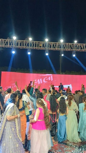 Niiल on Instagram: "Laalo vibes • Dwarika No Nath energy 🎶⚡ . #laalo #dwarikanonath #vdj"