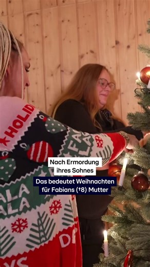 RTL Aktuell on Instagram: "Wie feiert man Weihnachten, wenn der eigene Sohn ermordet wurde? Die Mutter von Fabian kämpft kurz vor den Feiertagen mit ihrer Trauer. ➡️ Mehr News gibt’s täglich bei RTL Aktuell – um 18:45 Uhr bei RTL oder jederzeit streamen auf RTL+ #Redaktion #RTLAktuell"