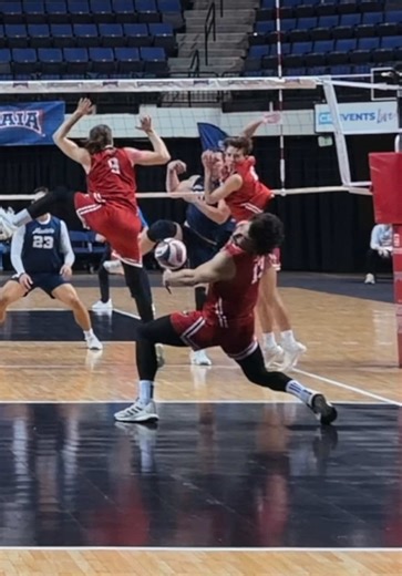 He took it straight to the face and kept going. 😳🏐 The Master’s University absolutely unloaded through the seam in the block at the NAIA Men’s Volleyball National Championships. Volleyball is not for the weak. #Volleyball #NAIAMVB #MensVolleyball #NAIA #Haikyuu
