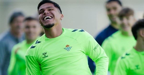 ‘Cucho’ Hernández anunció el nacimiento de su segundo hijo, antes de iniciar el Mundial de 2026