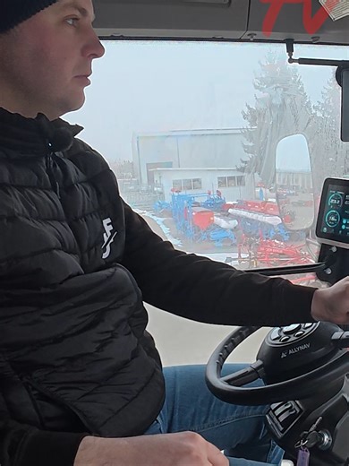 REAKCJA JOCKERFARM NA KOMBAJN AUPAX
