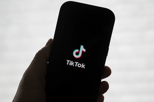 TikTok, Facebook users report outages