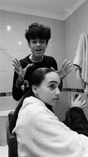 Tutorial de Peinado de Fallera con Mateo Muela