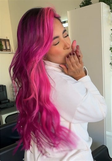 Retoque Parcial for me 💃🏽💃🏽💃🏽 NO lo hagan en casa es un deporte extremo y lo hago porque soy PROFESIONAL 💥👏🏽 @Pulp Riot Hair #lorealeducation #pulpriot #pulpriothair #partialbalayage