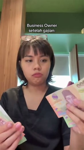 Tetap tenang walau cash setipis tisu, karena bisa bayar pakai kartu kredit di Paper.id!