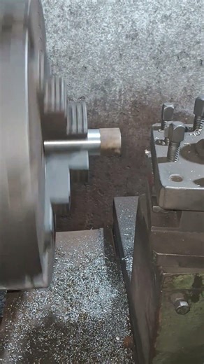 lathe machine taring work