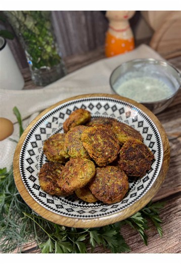 Chifteluțe de dovlecel – rețetă simplă și crocantă
