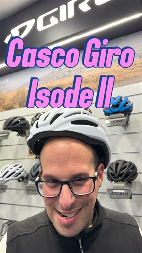 🪖✨ GIRO Isode II — Ligero, seguro y listo para rodar ✨🚴‍♂️ El casco GIRO Isode II en blanco combina comodidad, ventilación y protección para tus salidas en carretera o gravel. Diseño moderno, ajuste fiable y ventilación optimizada para mantenerte fresco sin renunciar a seguridad. 🔹 Ligero y cómodo para largas rutas 🔹 Ventilación eficiente para días calurosos 🔹 Ajuste seguro que no distrae 🔹 Color blanco limpio y versátil Perfecto para rodar todos los días con estilo y confianza. GIRO Isode