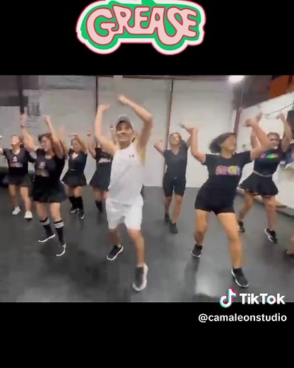 Coreografia de Grease: Bailes Icónicos de John Travolta