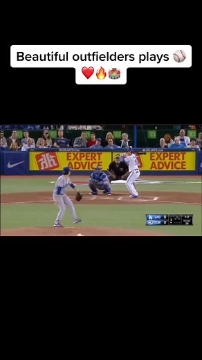 MLB Outfielders Amazing Defensive Plays Compilation