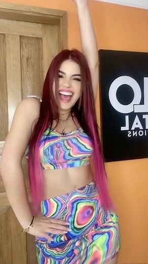 Mariana Ávila on Instagram: "No supero este baile  por mí lo hago todos los días! Jajaja #mariana #yoloaventuras #baile #tendencia"