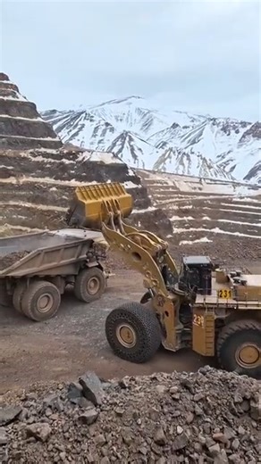 14K views · 340 reactions | 3 mining monsters liebherr 996 cat 994k cat 793d excavator wheelloader | Alat Berat Mania | Facebook