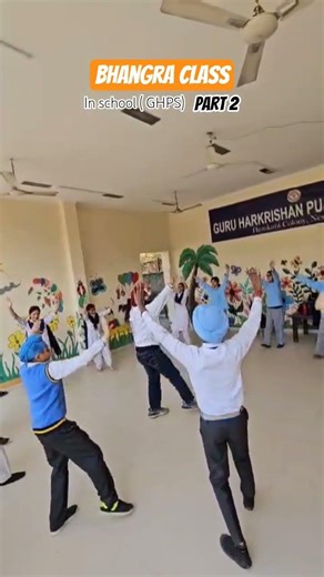 Bhangra class in school 🏫| vanjhali vaja | Amrinder gill song 😍#ghps #bhangrashorts #jhoomar #love