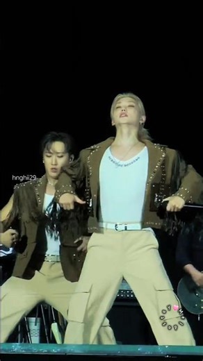 felix's body roll dance on bleep is so cool🕺🌟🫶😍❤ #straykids #felix