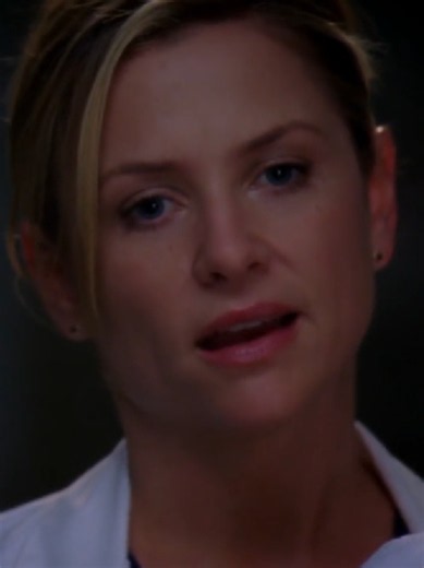 Arizona conversa com Lexie — cena de Grey's Anatomy