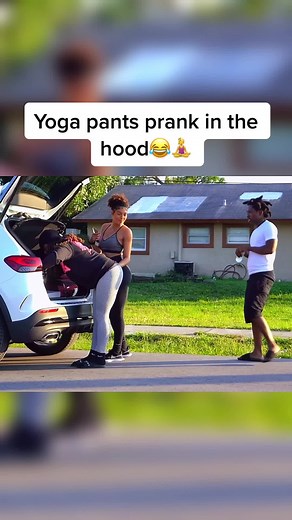 Yoga pants prank😂#prank #funny #smoothgio #funnyvideo #prankgonewrong #yoga #hood #hoodprank #fyp #viral #foryoupage