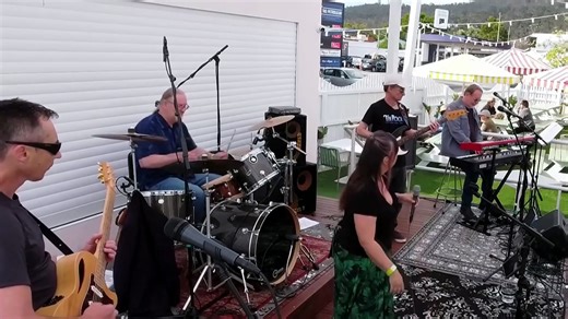 Tasmanian musicians struggling to get gigs