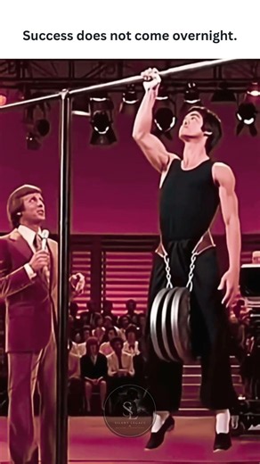 Bruce Lee Singal-Hand Barbell Pull-Ups💪 . . . #shorts #motivation #sigma #mindset