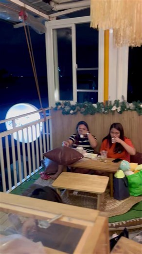 As of 10:00pm at Rooftop Alfresco Dining ✨ Fullhouse again and againnnn! 💕 #rooftopcafebycee #coffeethatconnects | Rooftop Cafe by Cee