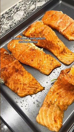 Cream cheese & spinach stuffed salmon #stuffedsalmon #salmonrecipe