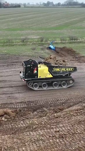 311K views · 5.3K reactions | Amazing machine! Prinoth Panther T14R 360 degree dump truck | mechanical-hub.com | Facebook