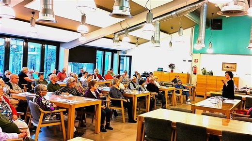 Vivir en uno de los 30 cohousing que hay en España, una alternativa a las residencias: "Queremos hacer cosas"