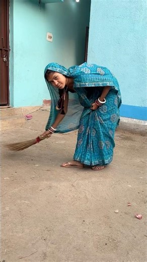 Sonam Ji Subah-Subah Jhadu Kar Rahi #shorts