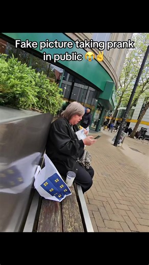 Public Fake Picture Prank!