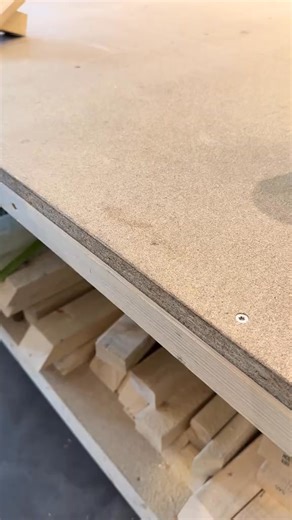 Here you can see how I inlay the oak to add contrast — and yes, I made a jig to get the cuts just right 🪵🛠️ #woodworking #carpentry #handmade #joinery #woodwork #satisfying #diyproject #woodworkingtok #custombuild #craftsmanship #router | Rayan Hall
