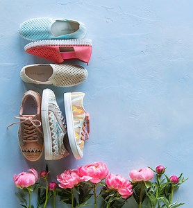 1.3K views · 44 reactions | Walk this way for comfort with pops of...