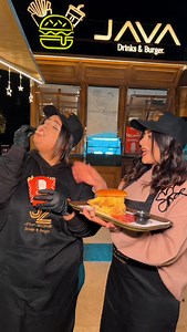 2.7K views · 1.3K reactions | POV:إتيكيت أكل ساندوتش جافا #java_luxor #javazone #luxor #fast_food #drinks | JAVA - Drinks & Burger | Facebook