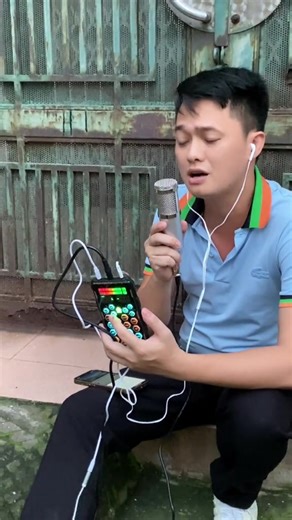 1.6K views · 12 reactions | Combo livestream giá chỉ vài trăm  #MạnhTiến #MạnhTiếnAudio #K9 #BM900 -------------------------- #manhtien #manh_tien #Loa_manhtien #Loa_Mtmax #mtmax #micro_da_nang_manhtien #micro_thu_am_manhtien #micthuam_manhtien #manhtien_mtmax #loa_keo_manh_tien #loa_chinh_hang #loamtmax #micro_da_nang #Soundcard_MạnhTiến #Mixer_MạnhTiến #Phụ_Kiện_Âm_Thanh_Mạnh_Tiến | Mạnh Tiến - micthuamgiabuon.vn | Facebook