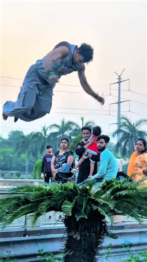 Call Me X on Instagram: "MAKE IT VIRAL…..💀💀💀 . @style_like_flipper . . . . #reels #viral #backflip #gymnastics #viralpost"