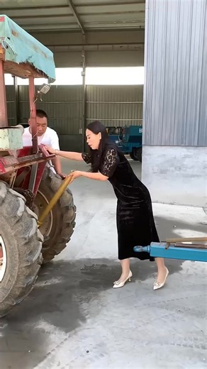 Tractor attached installed system with manure spreading machine#agricultural | Viral khan